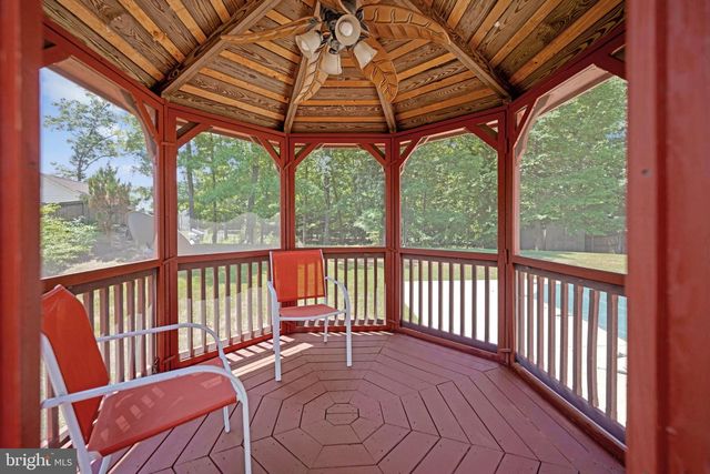 8811 GLADESIDE DR, Clinton, MD 20735