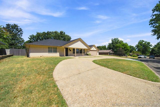 1746 S Erie Place, Tulsa, OK 74112
