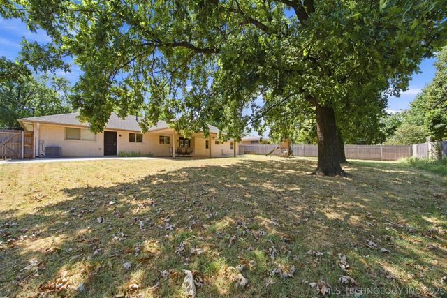 1746 S Erie Place, Tulsa, OK 74112