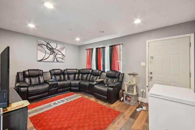341 W 109th Street, Chicago, IL 60628