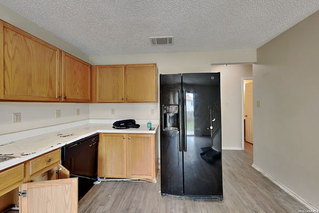 8055 CHESTNUT CEDAR DR, Converse, TX 78109