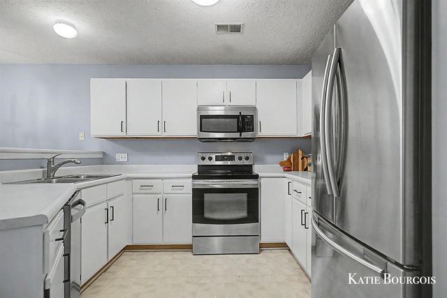 8588 Jasonville Court, Caledonia, MI 49316