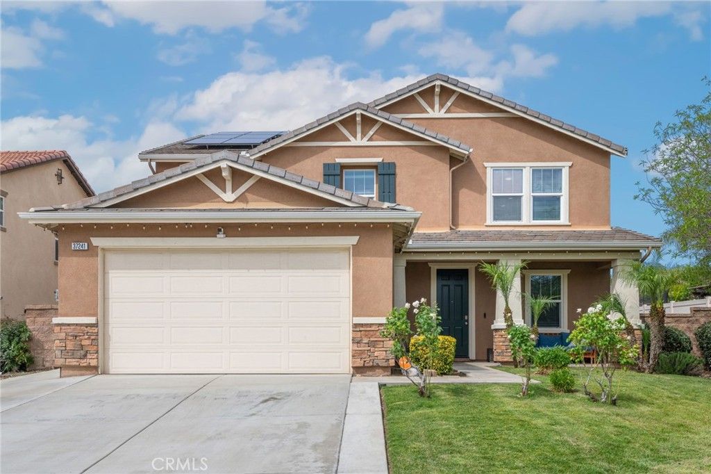 Image 2 of property listing at 37241 Sierra Grove Drive, Murrieta, CA 92563
