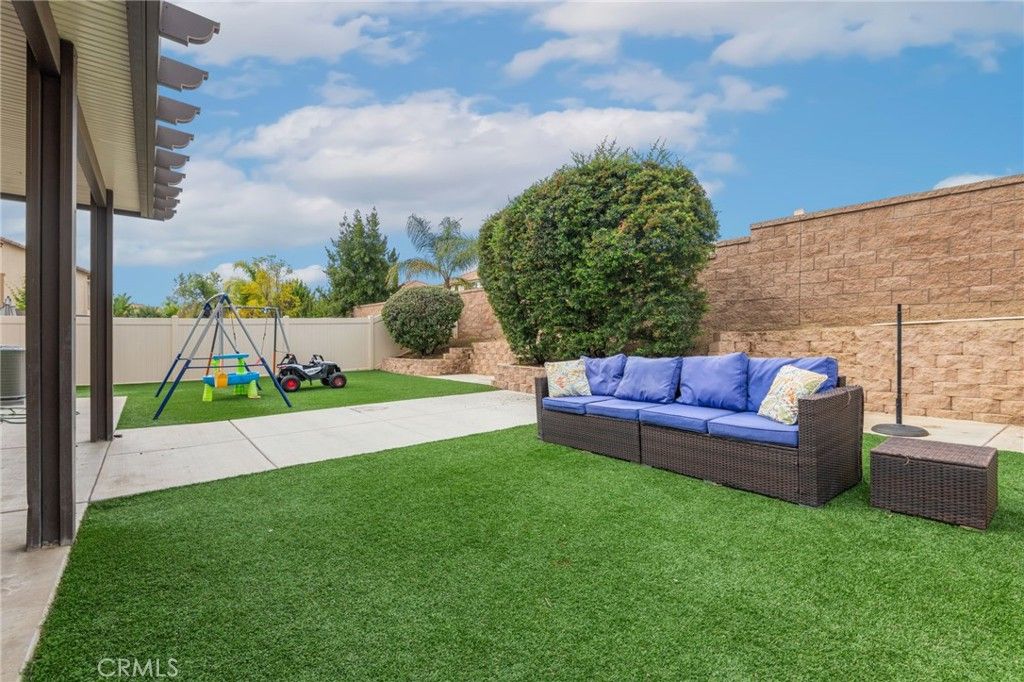 Image 39 of property listing at 37241 Sierra Grove Drive, Murrieta, CA 92563