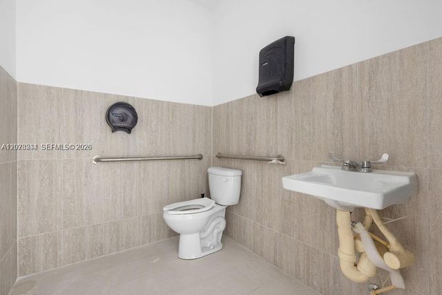 2500 Wilton Drive, Wilton Manors, FL 33305
