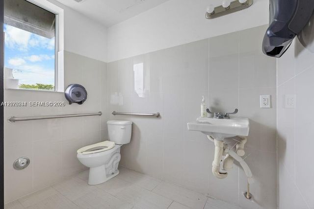 2500 Wilton Drive, Wilton Manors, FL 33305