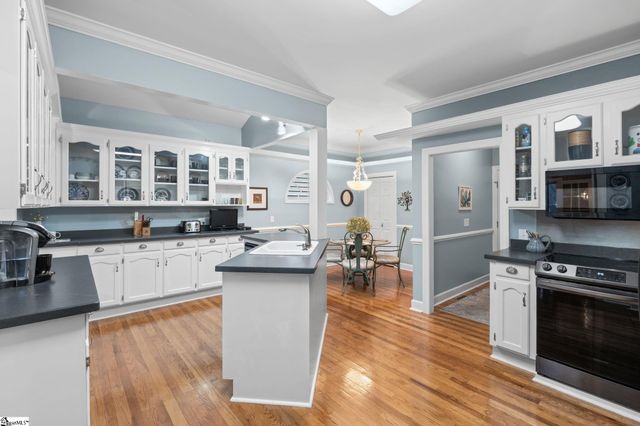 310 Greenview Circle, Greenville, SC 29609