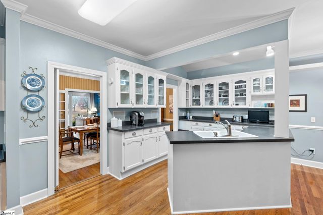 310 Greenview Circle, Greenville, SC 29609