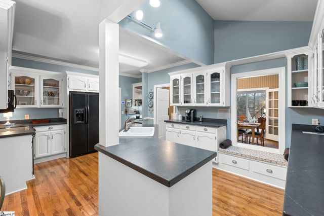 310 Greenview Circle, Greenville, SC 29609