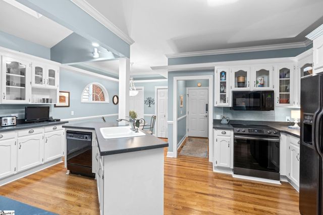 310 Greenview Circle, Greenville, SC 29609