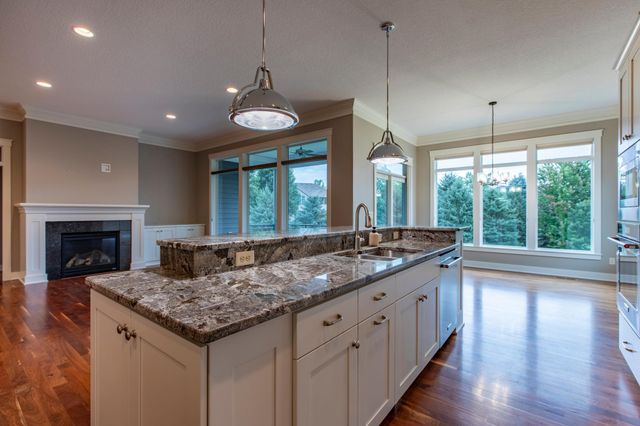 5124 Scenic Oak Drive SW, Rochester, MN 55902