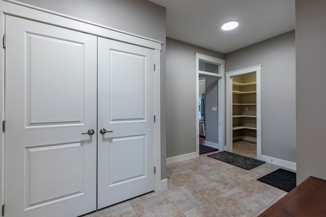 5124 Scenic Oak Drive SW, Rochester, MN 55902