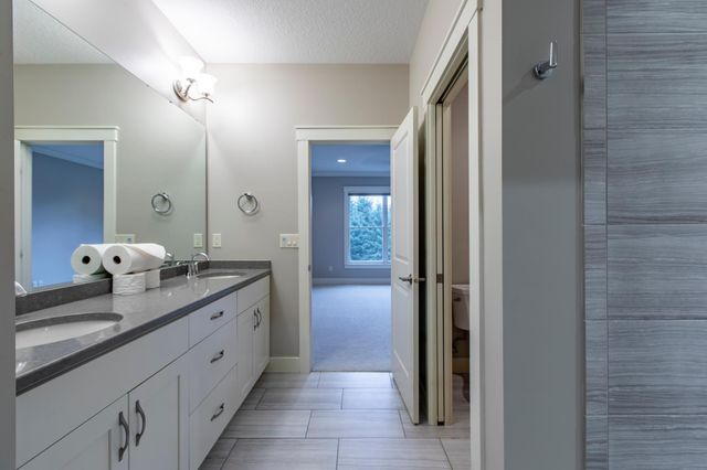 5124 Scenic Oak Drive SW, Rochester, MN 55902