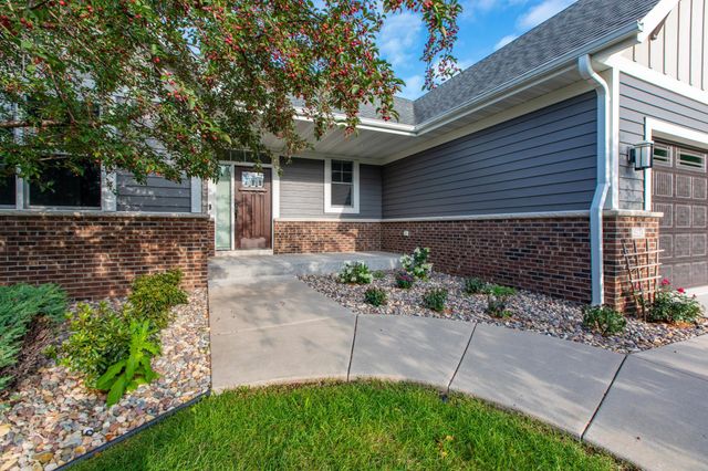 5124 Scenic Oak Drive SW, Rochester, MN 55902