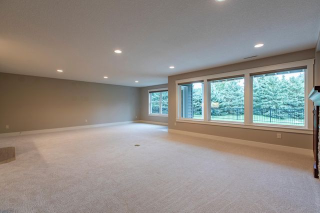 5124 Scenic Oak Drive SW, Rochester, MN 55902