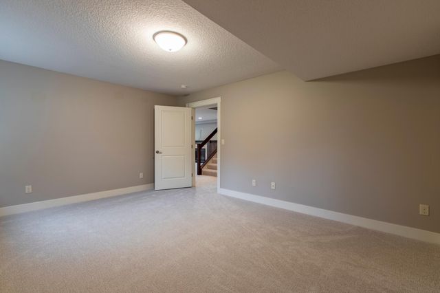 5124 Scenic Oak Drive SW, Rochester, MN 55902