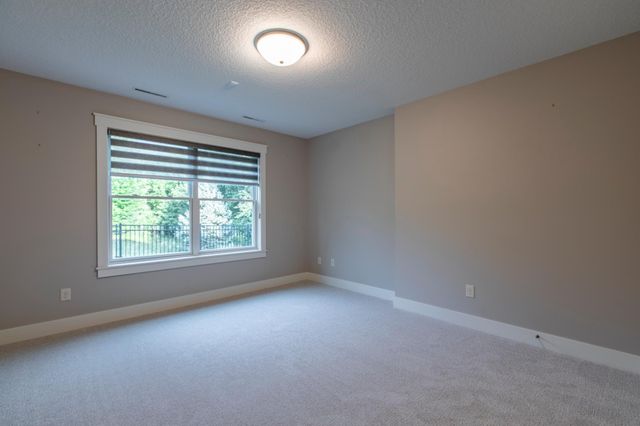 5124 Scenic Oak Drive SW, Rochester, MN 55902