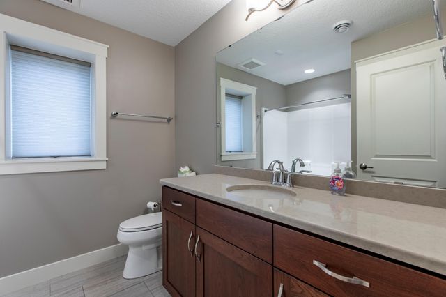 5124 Scenic Oak Drive SW, Rochester, MN 55902