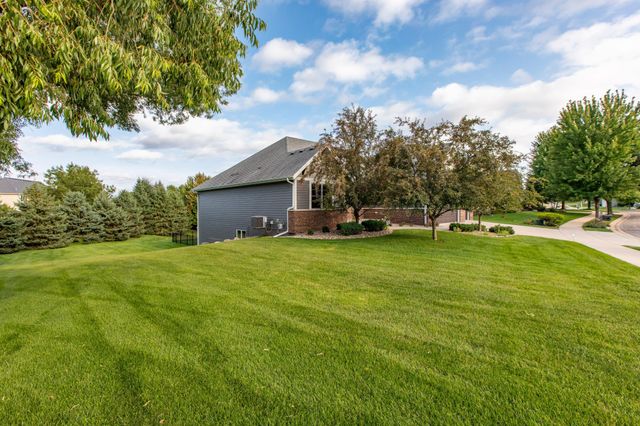 5124 Scenic Oak Drive SW, Rochester, MN 55902