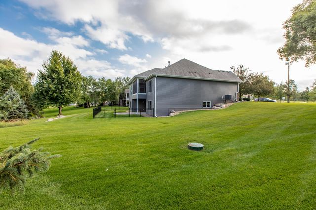 5124 Scenic Oak Drive SW, Rochester, MN 55902