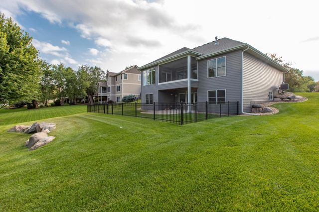 5124 Scenic Oak Drive SW, Rochester, MN 55902