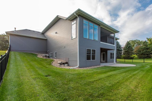 5124 Scenic Oak Drive SW, Rochester, MN 55902