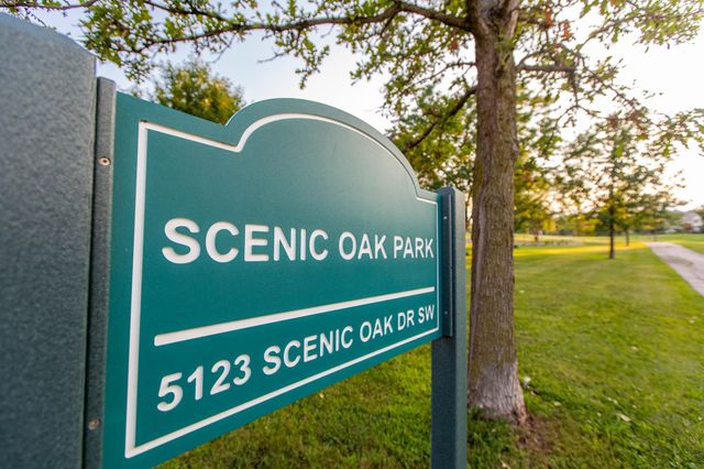 5124 Scenic Oak Drive SW, Rochester, MN 55902