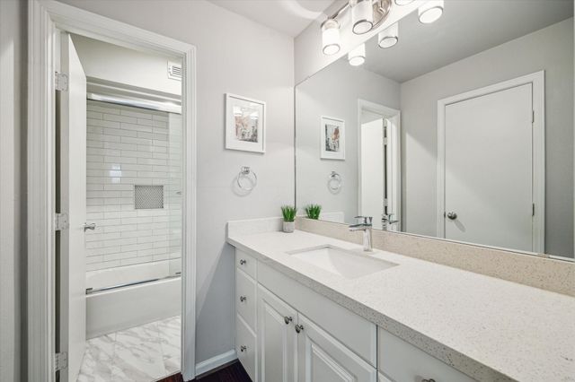 3944 W Alabama Street 12, Houston, TX 77027