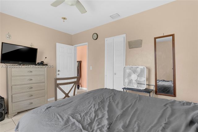 855 NW 130th St, North Miami, FL 33168