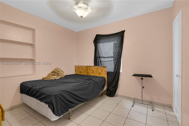 855 NW 130th St, North Miami, FL 33168