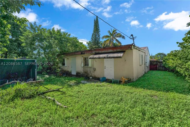 855 NW 130th St, North Miami, FL 33168