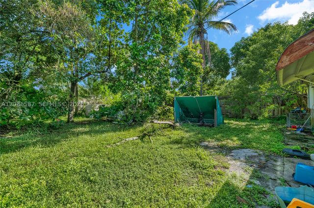 855 NW 130th St, North Miami, FL 33168