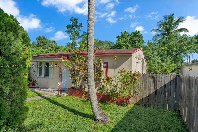 855 NW 130th St, North Miami, FL 33168