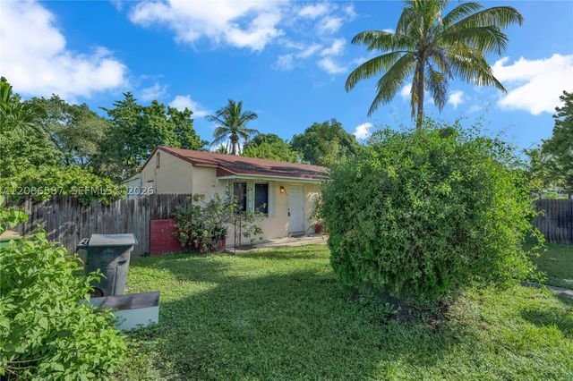 855 NW 130th St, North Miami, FL 33168
