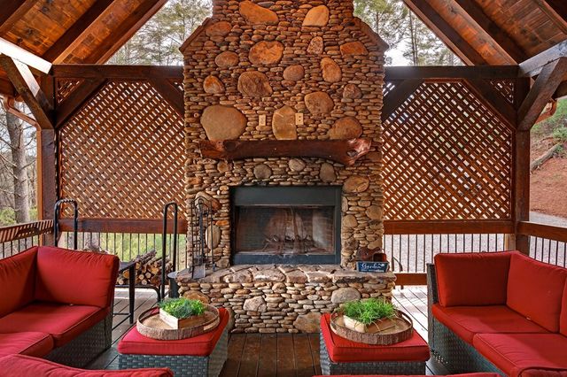 40 Adelaide Trail, Blue Ridge, GA 30513