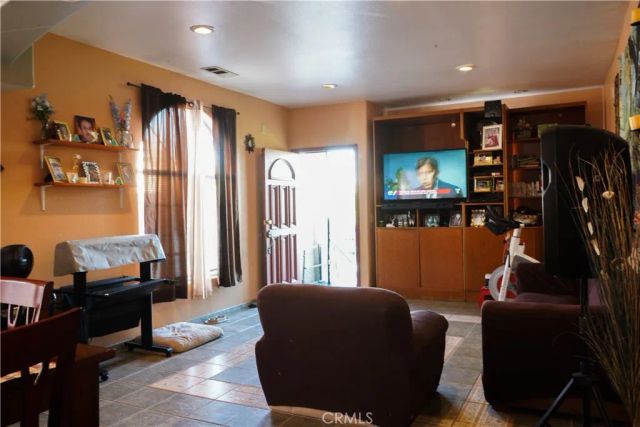 649 S Vancouver Avenue, Los Angeles, CA 90022