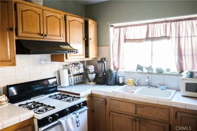 649 S Vancouver Avenue, Los Angeles, CA 90022