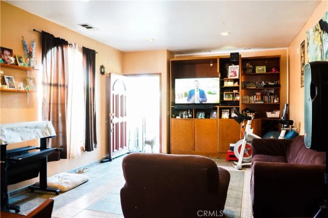 649 S Vancouver Avenue, Los Angeles, CA 90022