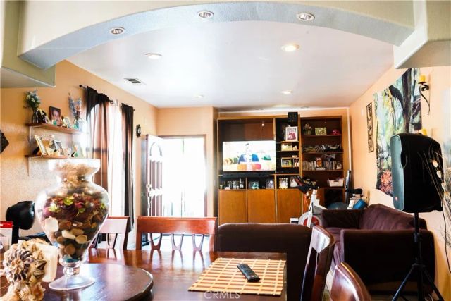 649 S Vancouver Avenue, Los Angeles, CA 90022