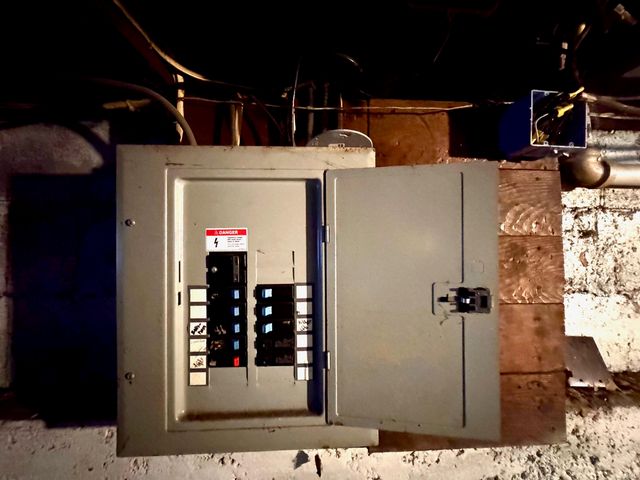 1308 Kinyon Street, South Bend, IN 46616