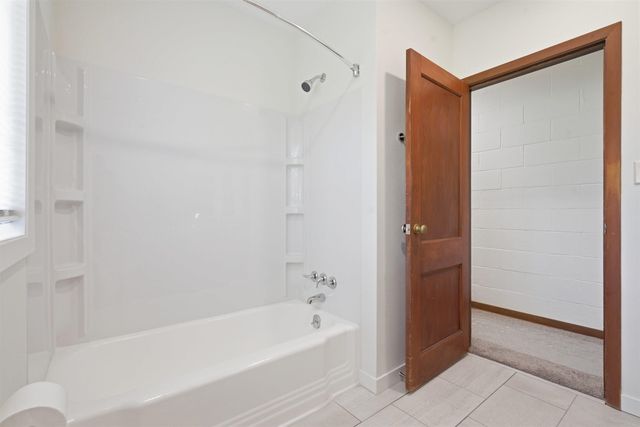 516 Forrest Road, Cedar Falls, IA 50613
