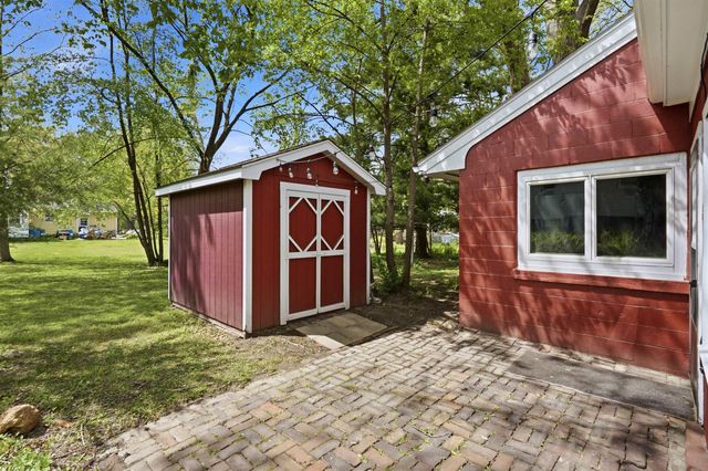 516 Forrest Road, Cedar Falls, IA 50613