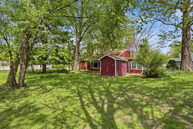 516 Forrest Road, Cedar Falls, IA 50613