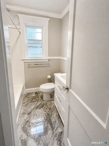207 Helen Street 2nd Floor, Hamden, CT 06514