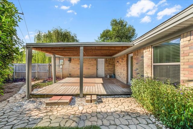 2709 Willow Bend, Bedford, TX 76021