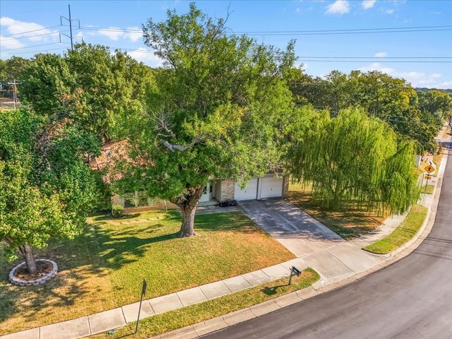 2709 Willow Bend, Bedford, TX 76021