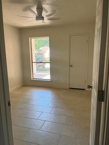 4207 Comanche Street, Pasadena, TX 77504