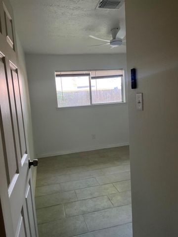 4207 Comanche Street, Pasadena, TX 77504