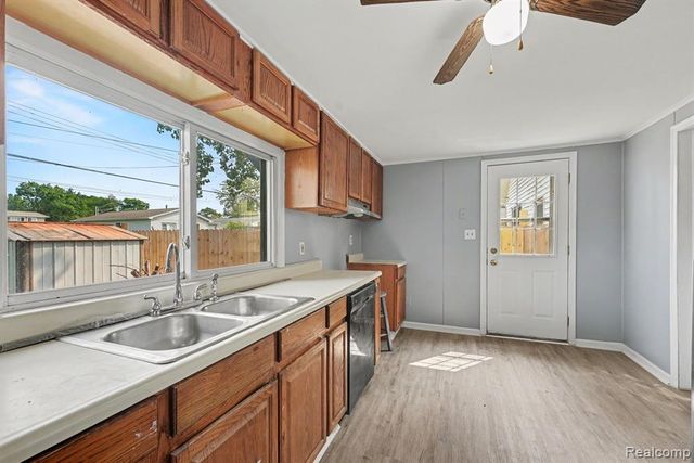 2511 Vanness Street, Port Huron, MI 48060