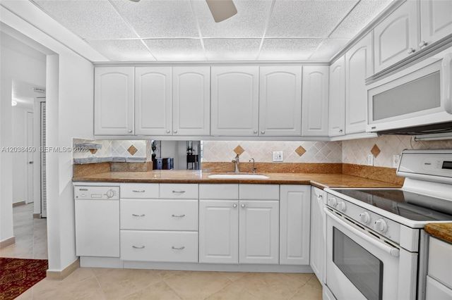 2615 NE 1st Court 303, Boynton Beach, FL 33435